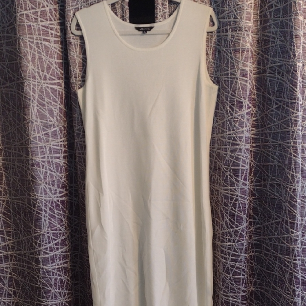 Misook Classic Cream Sleeveless Midi Dress
